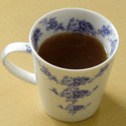 生姜入り粉黒糖は紅茶に入れればすぐに生姜紅茶に！体を温めるにはいちばん。お料理にも使えます。
